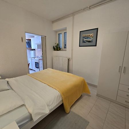 Apartment Ella Banjol Exterior foto
