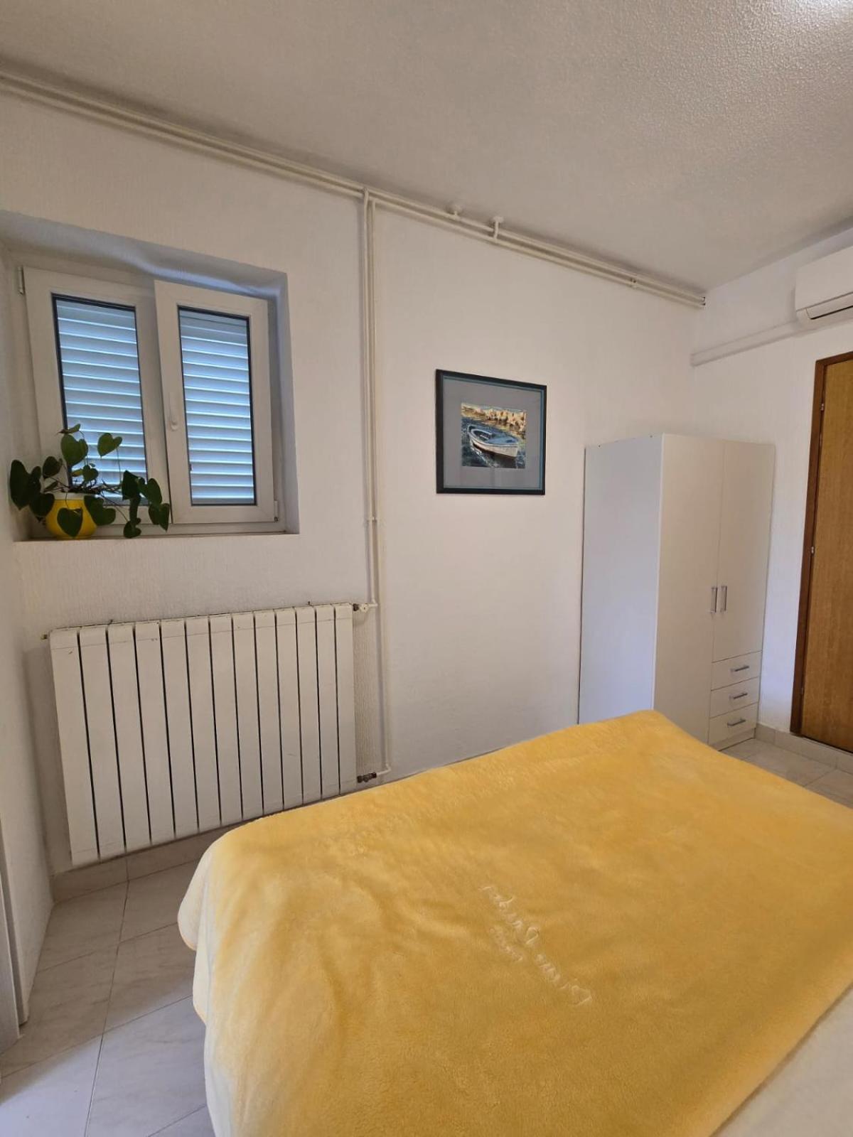 Apartment Ella Banjol Exterior foto