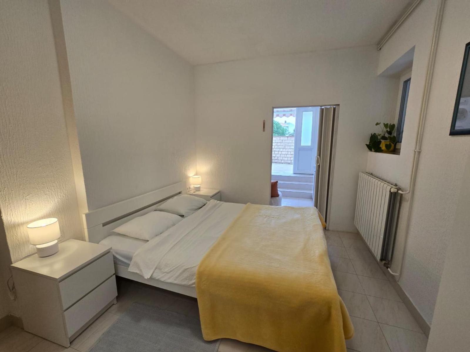 Apartment Ella Banjol Exterior foto